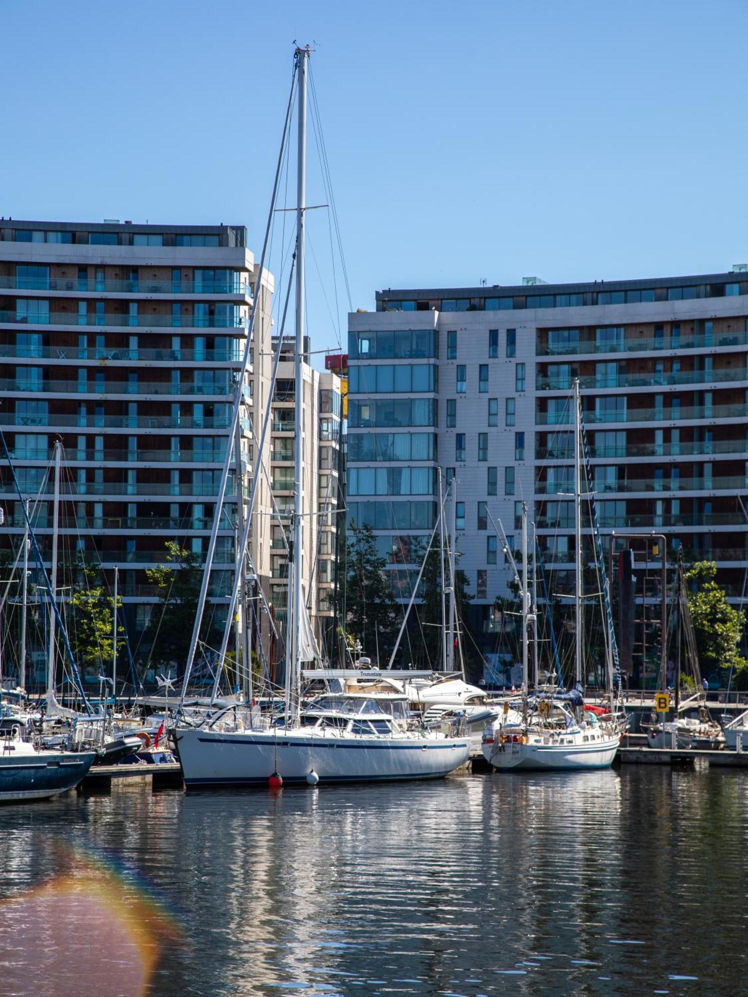 Ramada By Wyndham Belfast Hotel Ngoại thất bức ảnh